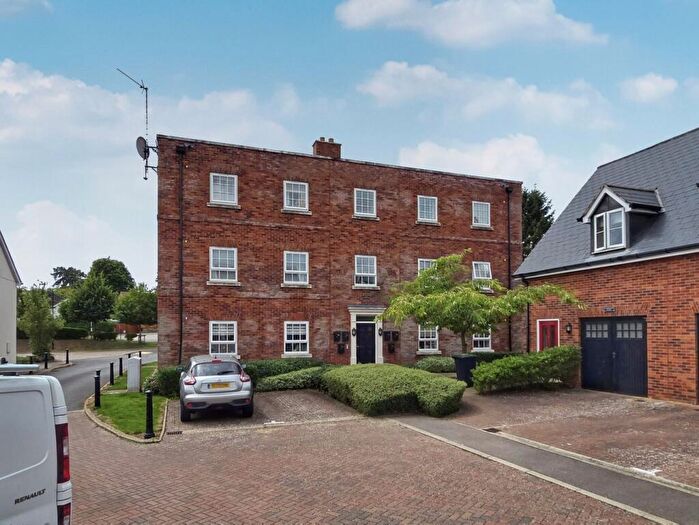 2 Bedroom Apartment For Sale In Colston Rise, Ampthill, Bedfordshire, MK45