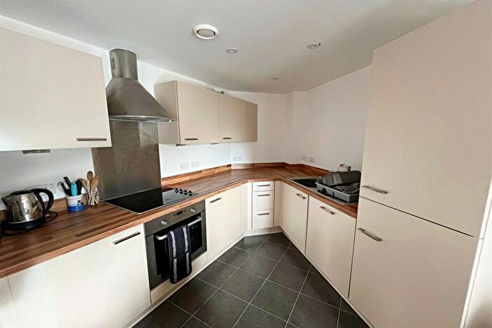 2 Bedroom Flat To Rent In Boscombe Spa, BH5