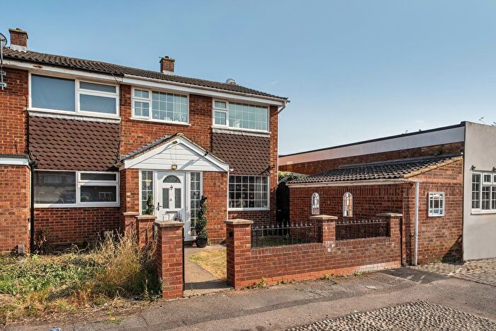 3 Bedroom End Of Terrace House For Sale In Rosedale Way, Kempston, MK42