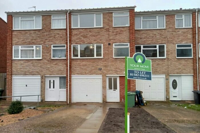 3 Bedroom Property To Rent In Jardine Way, Dunstable, LU5