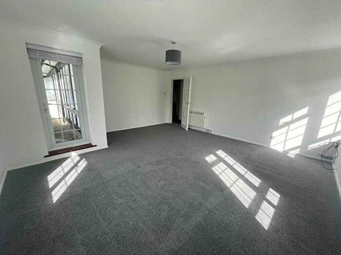 2 Bedroom Apartment To Rent In Tudor Court, Cavendish Place, BH1