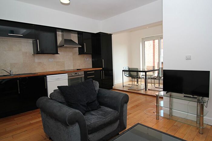 2 Bedroom Flat To Rent In Jameson Street, City Centre, Hull, HU1