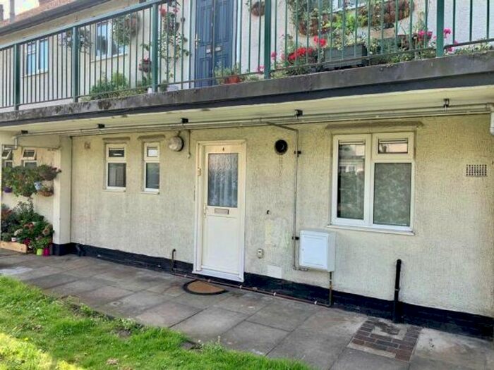 1 Bedroom Flat To Rent In Alfreds Gardens, Barking, IG11