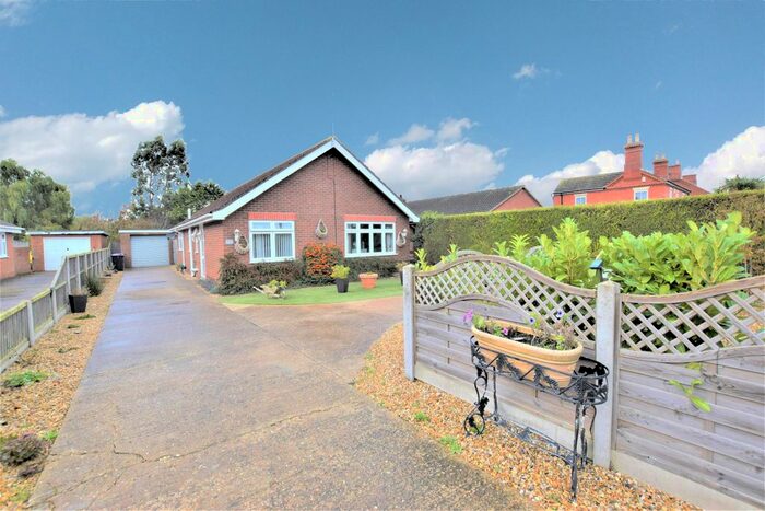 3 Bedroom Detached Bungalow For Sale In South End, Hogsthorpe, PE24