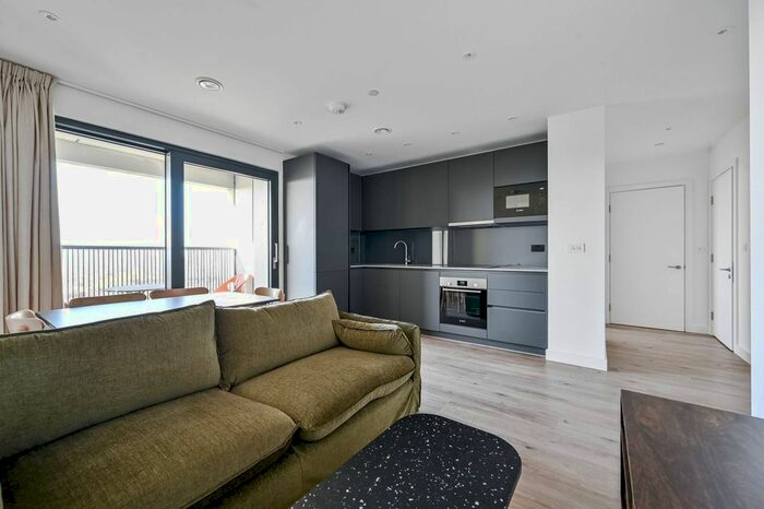 1 Bedroom Flat To Rent In Reed Avenue, Tower Hamlets, London, E3