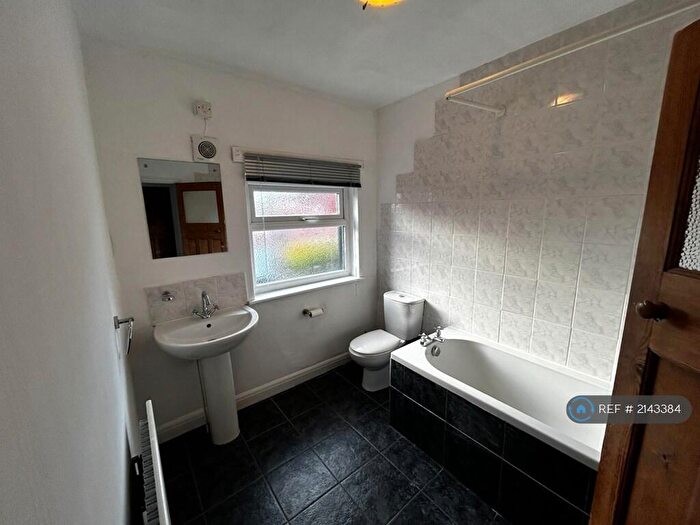 1 Bedroom Terraced House To Rent In Bankfield Road, Leeds, LS4