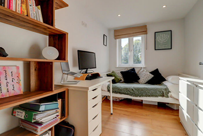 2 Bedroom Apartment For Sale In The Avenue, Amersham, Buckinghamshire, HP7