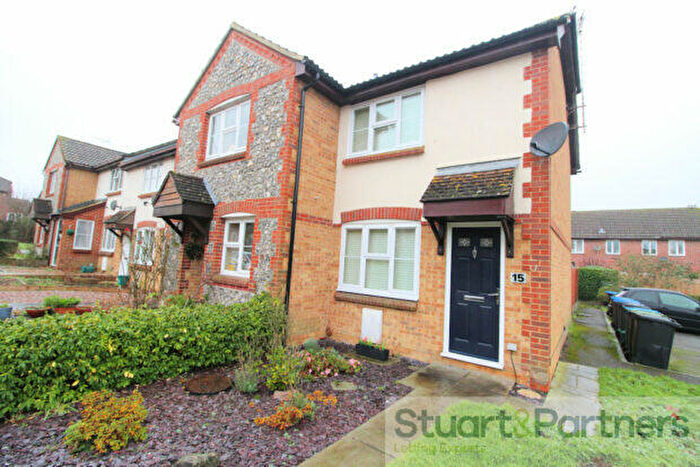 2 Bedroom End Of Terrace House To Rent In Vallance Close, Burgess Hill, RH15