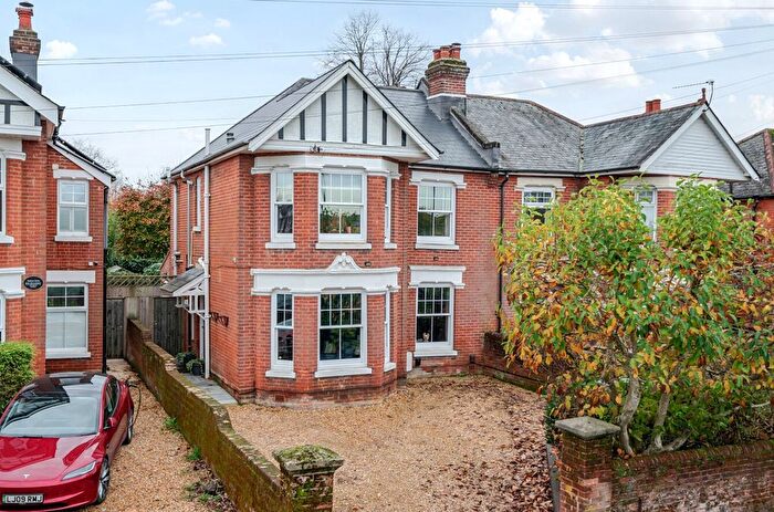 4 Bedroom Semi-Detached House For Sale In Oakley Road, Regents Park, Southampton, Hampshire, SO16