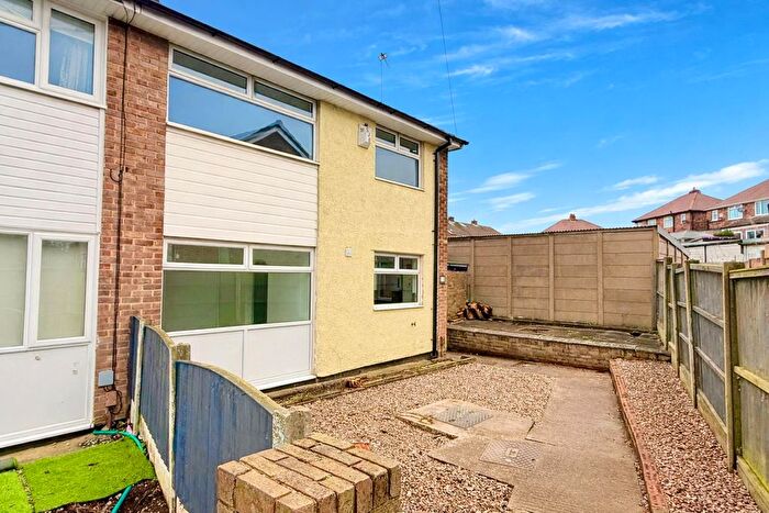 3 Bedroom Semi-Detached House To Rent In Molyneux Close, Prescot, L35