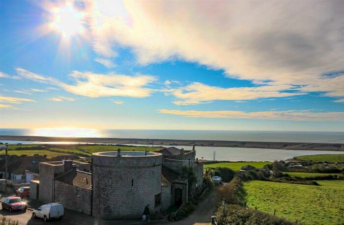 2 Bedroom Apartment To Rent In Views Across Fleet In Wyke. Large Garage, DT4