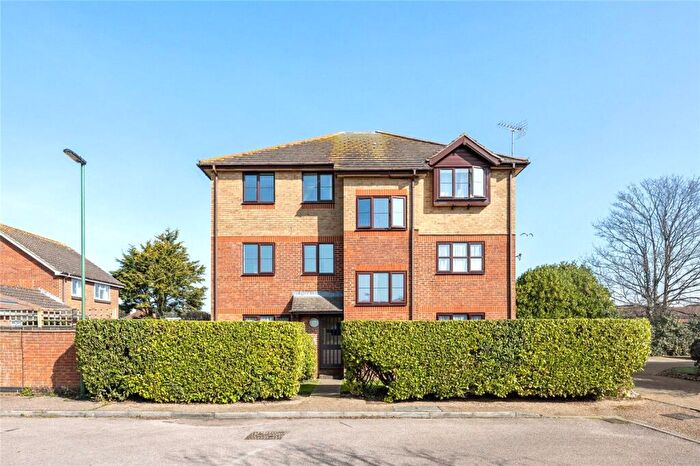 2 Bedroom Flat To Rent In Copper Hall Close, Rustington, Littlehampton, West Sussex, BN16