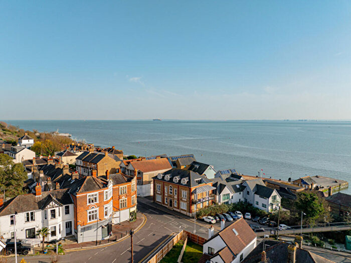 2 Bedroom Apartment For Sale In The Bell, Leigh-on-Sea, SS9