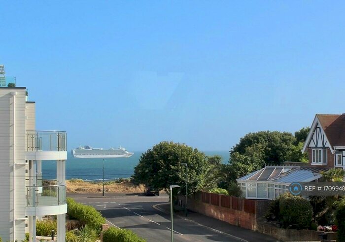 2 Bedroom Flat To Rent In Bay Crest, Bournemouth, BH5