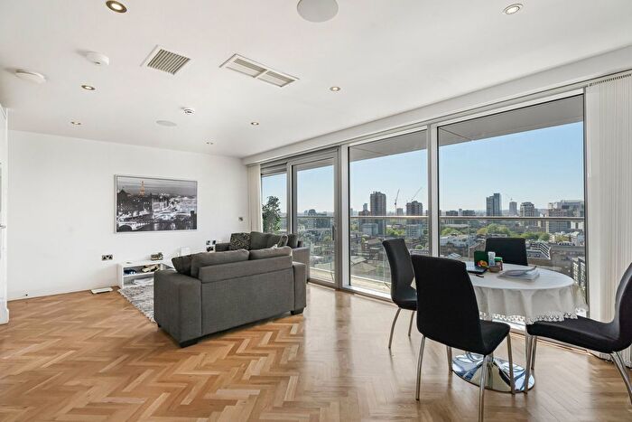 2 Bedroom Flat For Sale In Commercial Road, London, E1