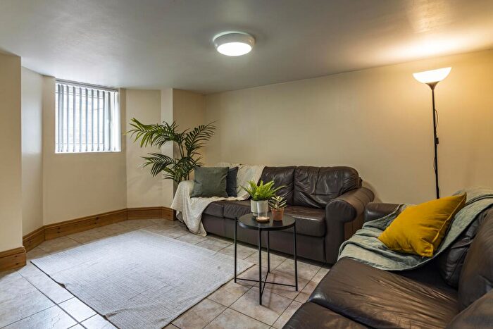 6 Bedroom House To Rent In Sherwin Road, Lenton, Nottingham, NG7