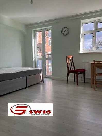 Studio To Rent In London Road, Mitcham, Greater London, CR4