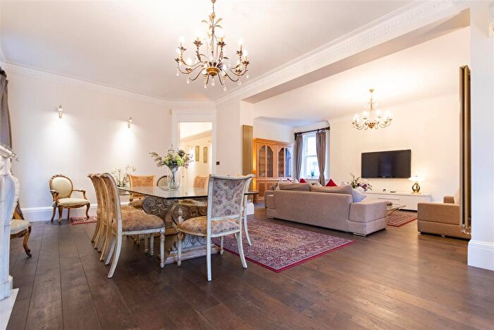 5 Bedroom Flat To Rent In Knightsbridge, London, SW1X