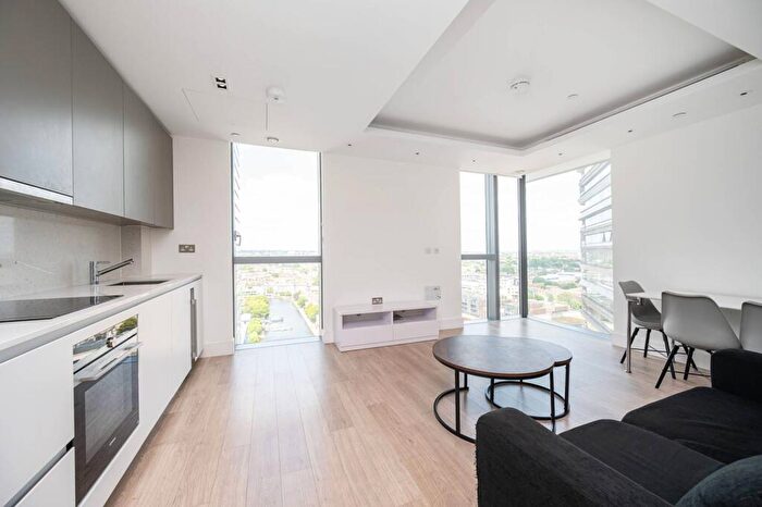 2 Bedroom Flat To Rent In Bollinder Place, Old Street, London, EC1V