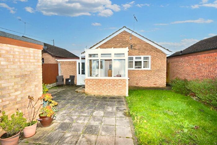 1 Bedroom Detached Bungalow For Sale In Odessa Road, Canvey Island, SS8