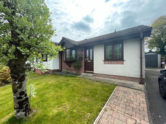 2 Bedroom Bungalow To Rent In Brynawel, Swansea, SA7