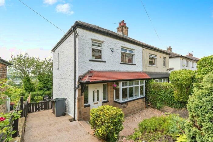 3 Bedroom Semi-Detached House For Sale In Dunkirk Rise, Riddlesden, Keighley, BD20