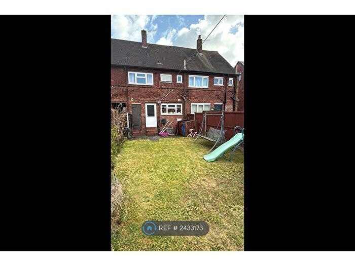 3 Bedroom Terraced House To Rent In Hall Hill Drive, Stoke On Trent, ST2