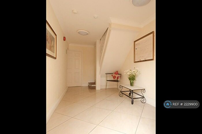 1 Bedroom Flat To Rent In Arkle House, Cheltenham, GL53
