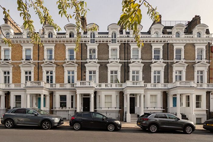 2 Bedroom Flat For Sale In Ladbroke Road Ii, London, W11