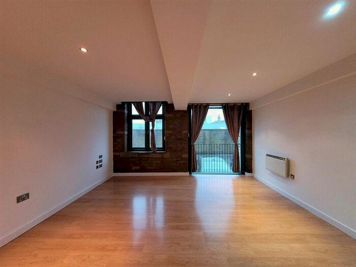 1 Bedroom Flat To Rent In Apt Colonial Buildings, - Sunbridge Road, Bradford, BD1