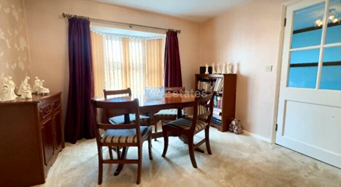 4 Bedroom Terraced House For Sale In New Waverley Road, Noak Bridge, SS15