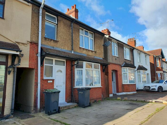 3 Bedroom Terraced House To Rent In Beechwood Road, Leagrave, Luton, LU4