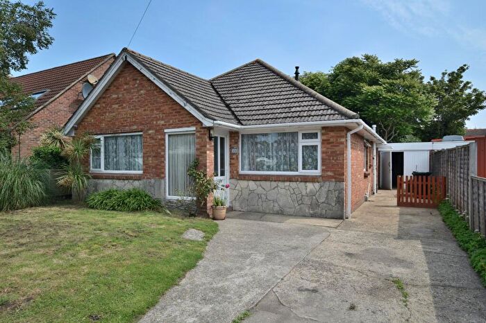 3 Bedroom Bungalow To Rent In Croft Road, Christchurch, Dorset., BH23