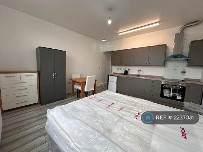 Studio To Rent In London Road, Sheffield, S2