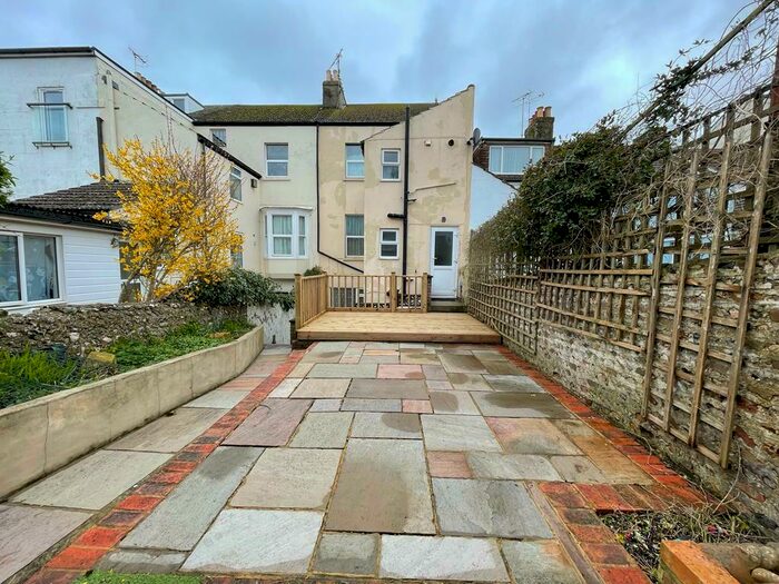 1 Bedroom Flat To Rent In Meeching Road, Newhaven, BN9