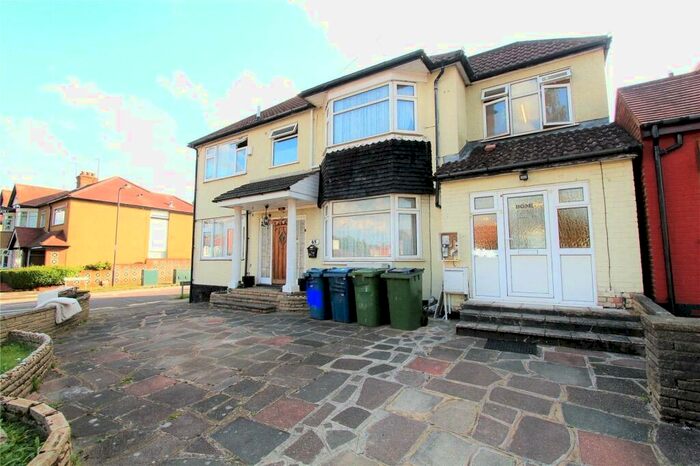 2 Bedroom Terraced House To Rent In Uppingham Avenue, Stanmore, HA7