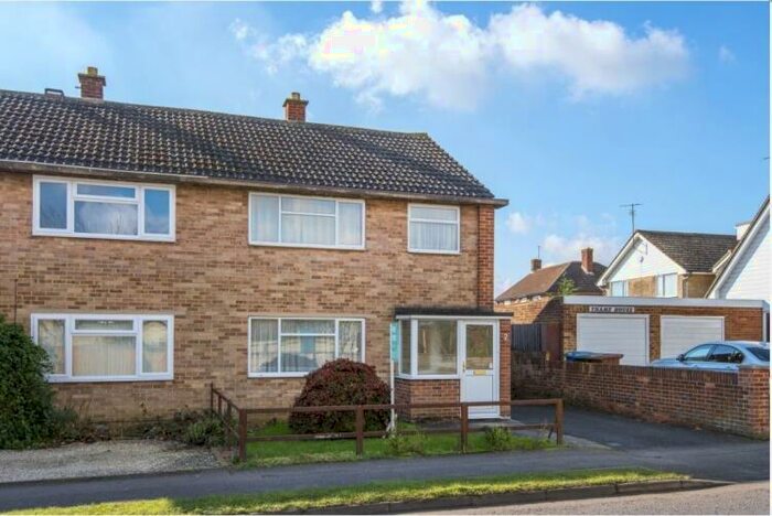 3 Bedroom Semi-Detached House To Rent In Churchill Road, Bicester, OX26
