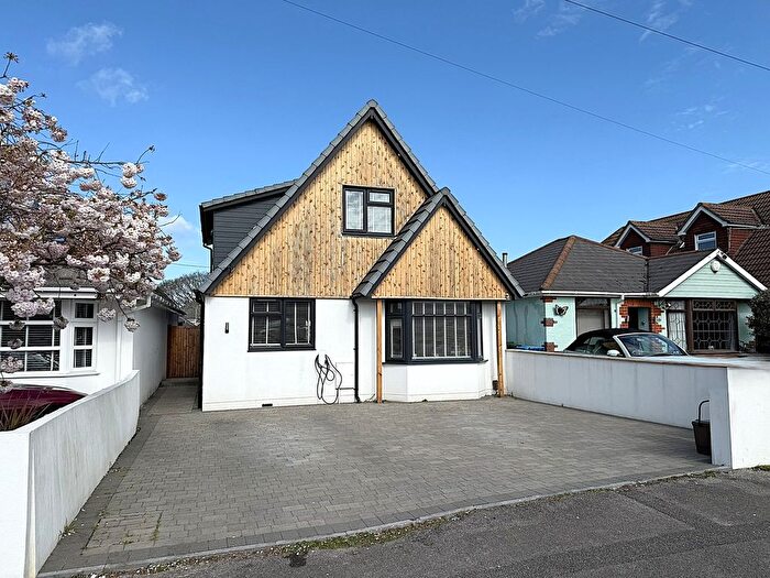 5 Bedroom Detached House For Sale In Pound Lane, Oakdale, Poole, BH15