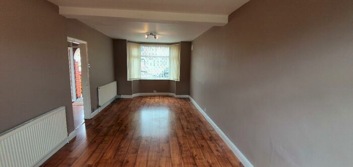 3 Bedroom Semi-Detached House To Rent In Poitiers Road, Coventry, CV3