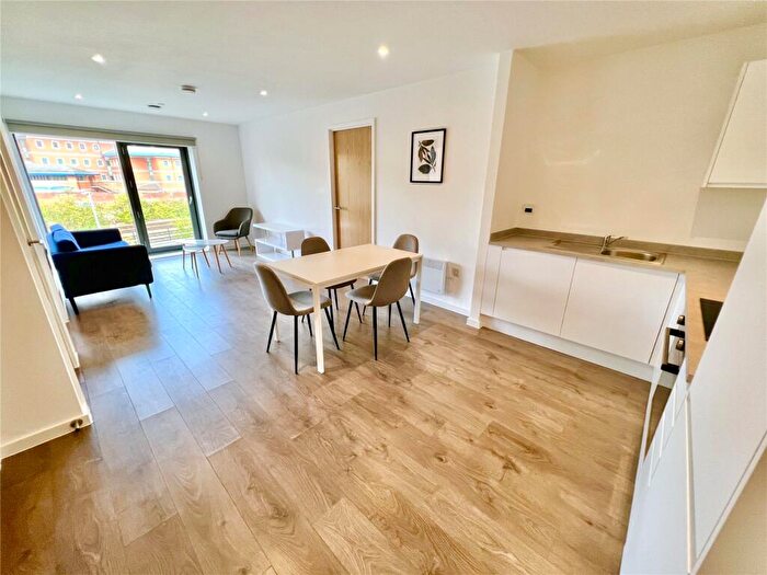 2 Bedroom Flat To Rent In Traffic Street, Nottingham, Nottinghamshire, NG2