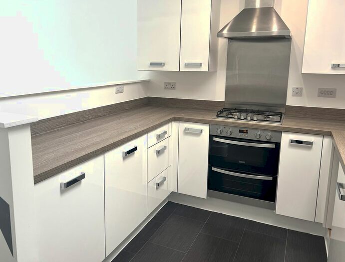 2 Bedroom Flat To Rent In Spencer Way, Newport, NP19