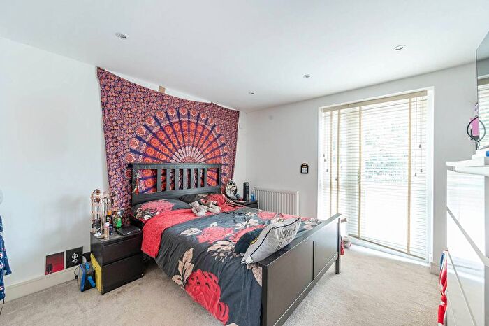 2 Bedroom Flat To Rent In Garden Court, Stanmore, HA7