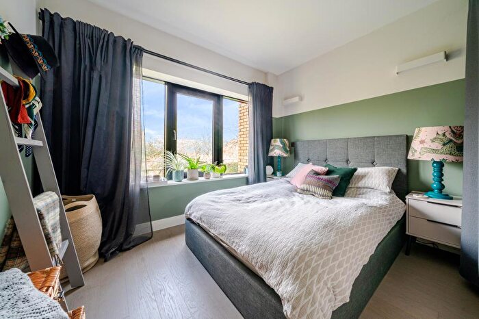 1 Bedroom Flat For Sale In Newbury, Berkshire, RG14