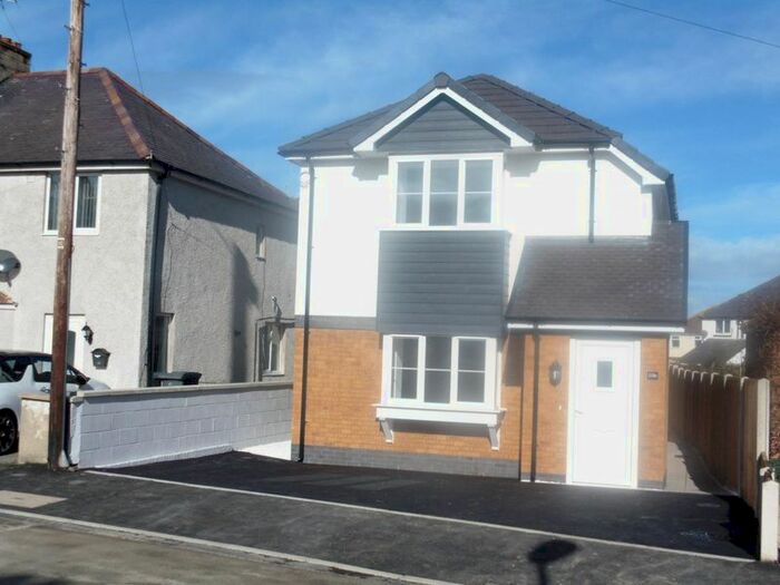 2 Bedroom Flat To Rent In Glan Road, Mochdre, Colwyn Bay, LL28