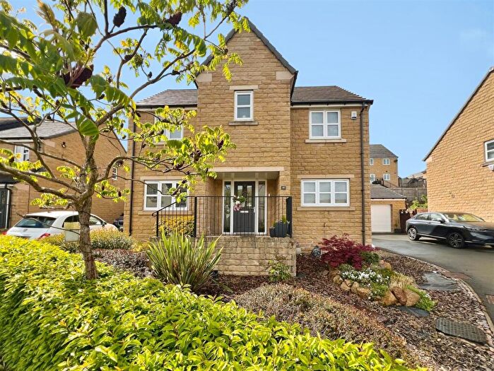4 Bedroom Detached House For Sale In Brompton Drive, Apperley Bridge, BD10