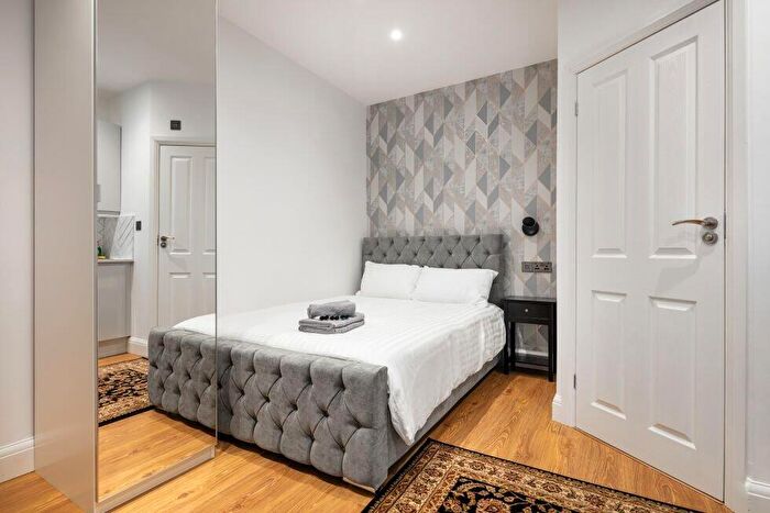 Flat To Rent In Crown Terrace, Cricklewood, NW2