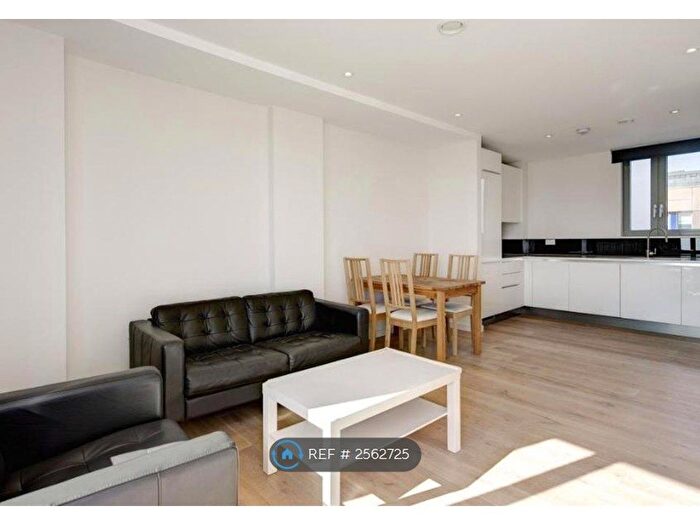 2 Bedroom Flat To Rent In Trematon Building, London, N1