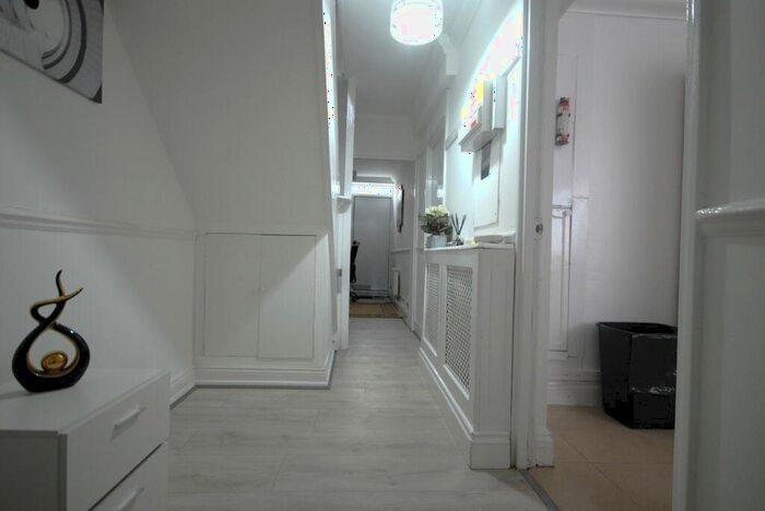 3 Bedroom Maisonette To Rent In Kinglake Street, London, SE17