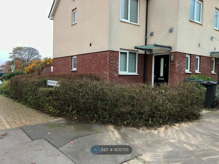 2 Bedroom Semi-Detached House To Rent In Bonham Way, Northfleet, Gravesend, DA11