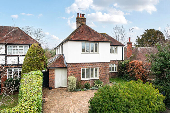 4 Bedroom Detached House For Sale In Mead Road, Cranleigh, GU6